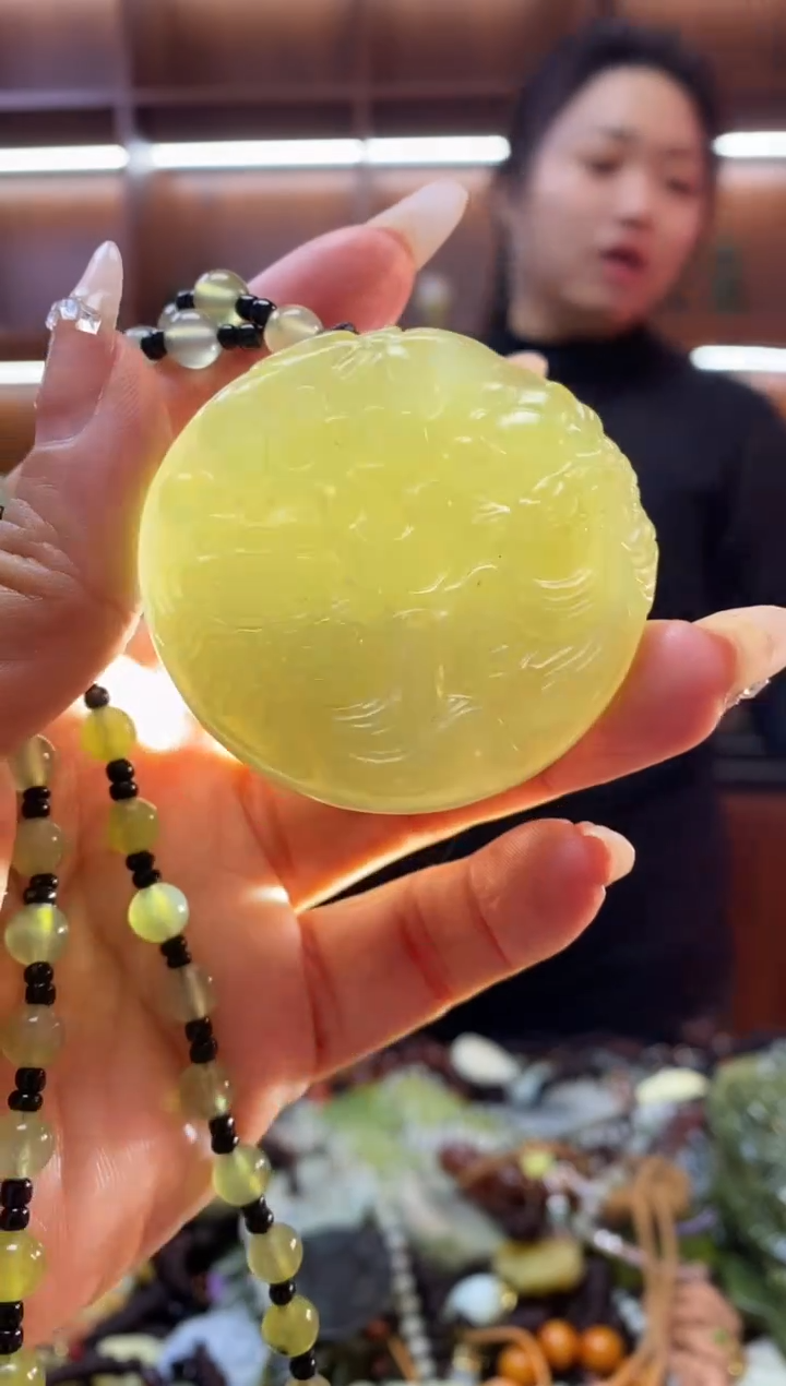 未镶嵌岫玉吊坠    