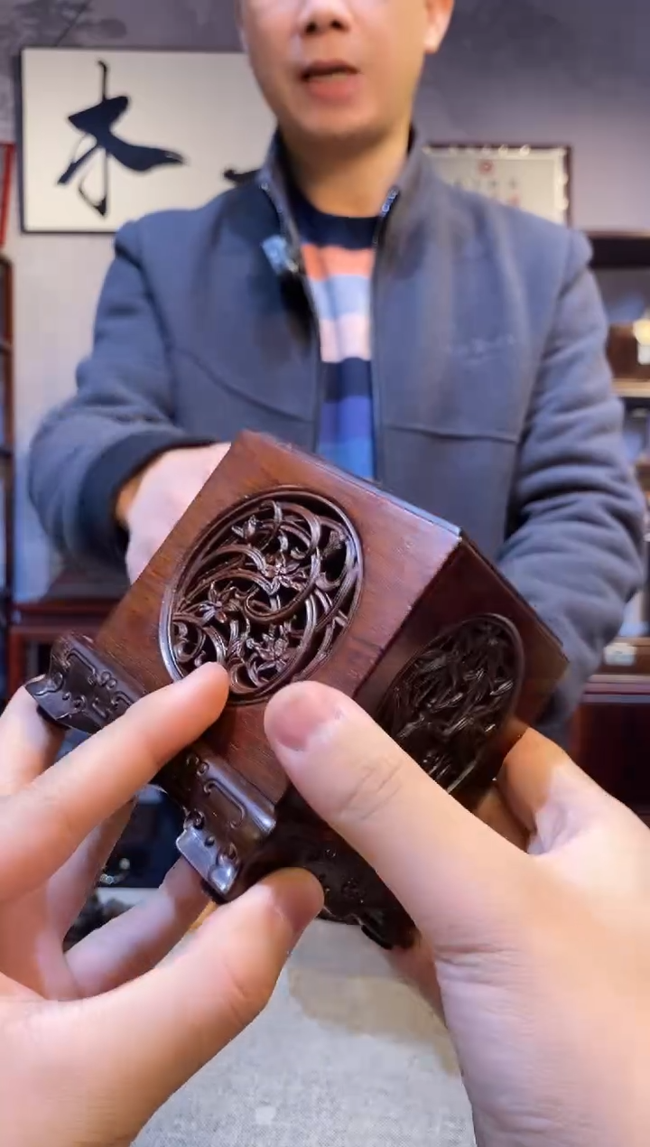 【闪购商品】红酸枝木类木雕盘香盒子