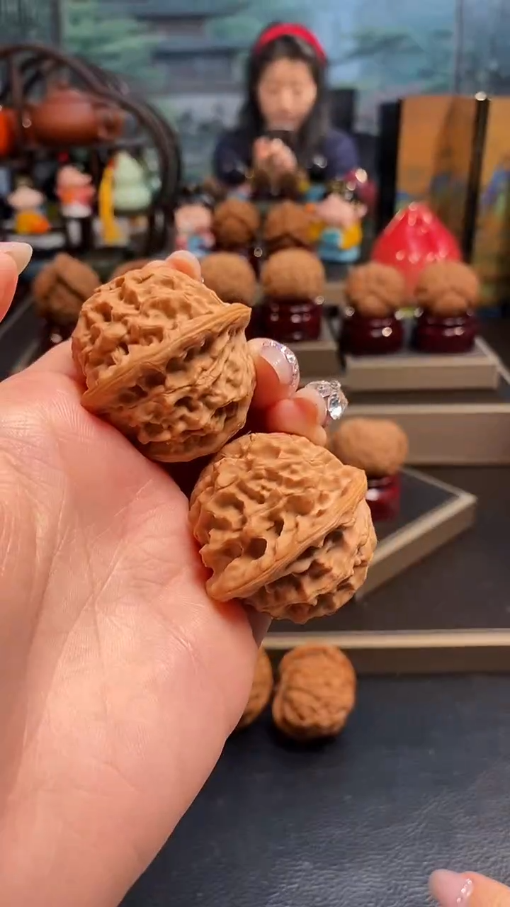 【闪购商品】文玩核桃把件F297玉麒麟42