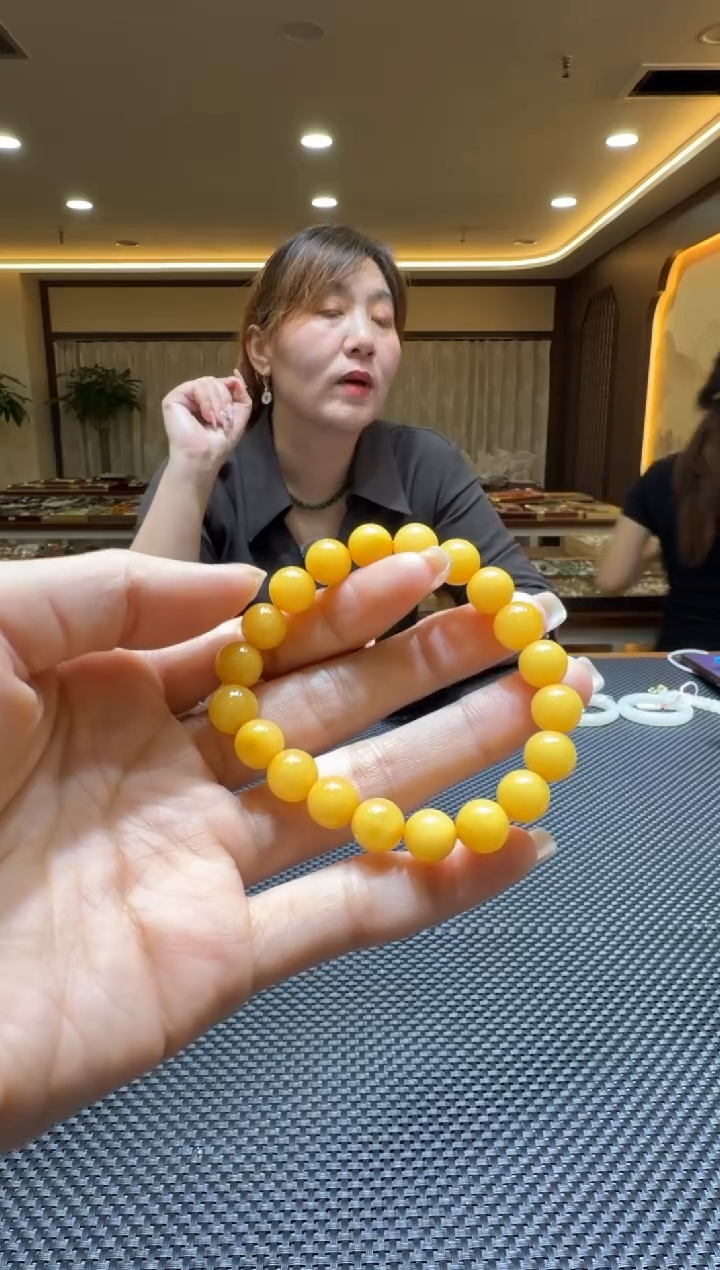 蜜蜡颈饰未镶嵌手串