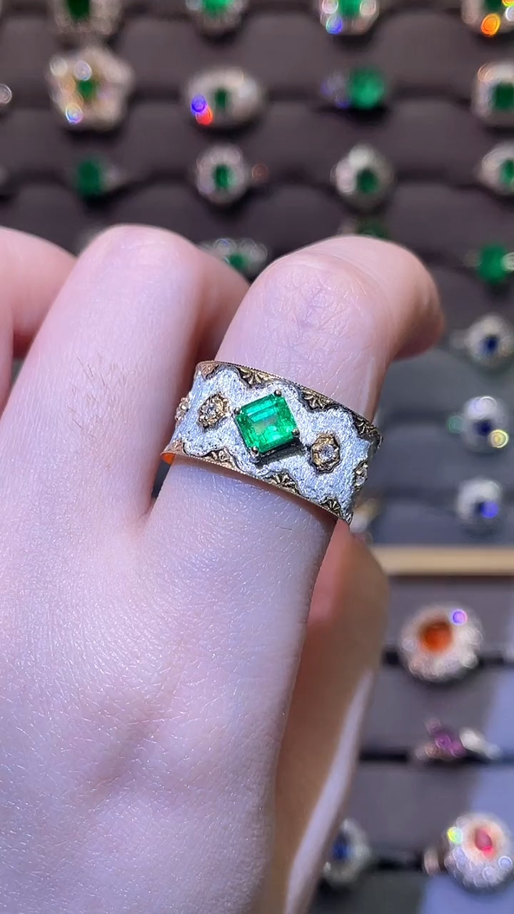 祖母绿戒指18K金镶嵌潘杰希尔0.6ct