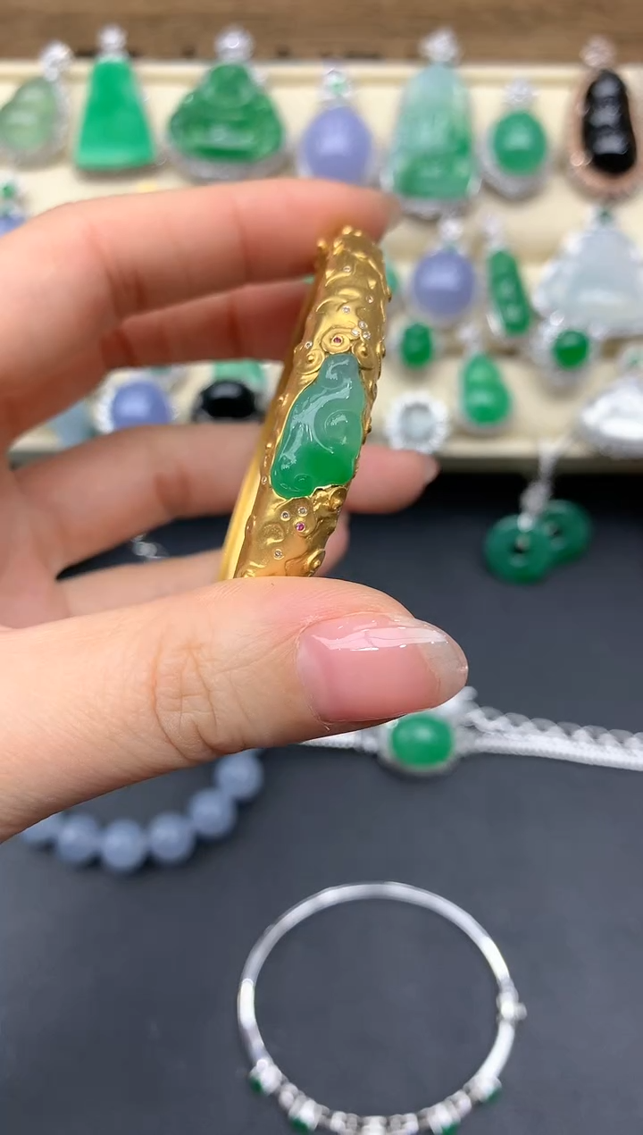 【闪购商品】翡翠手镯18K金镶嵌557-中国好珍宝