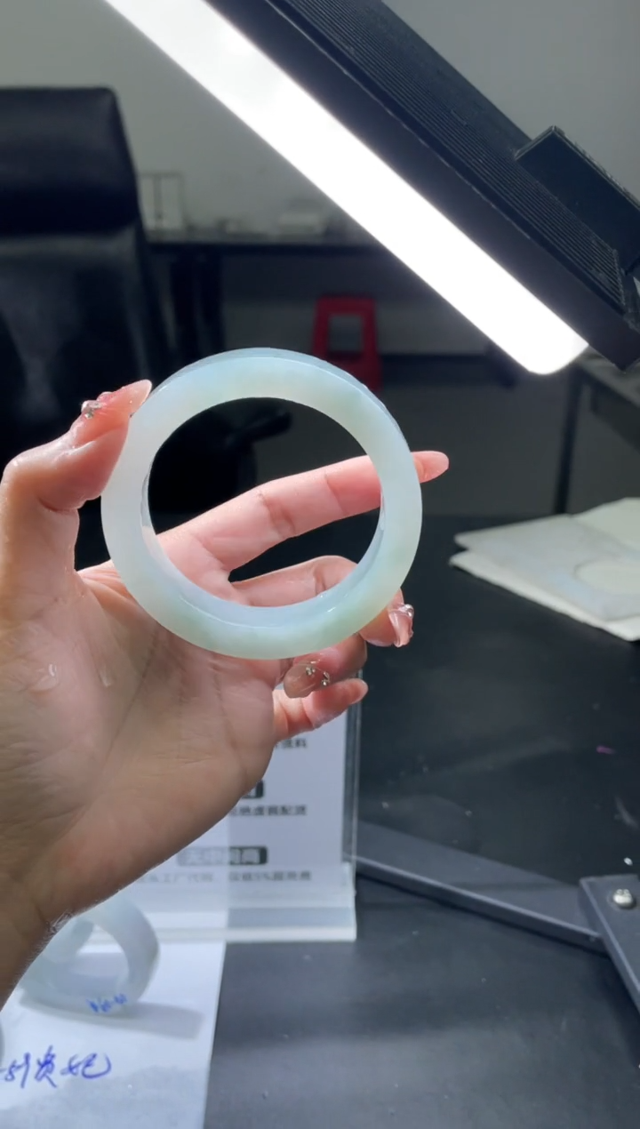 【闪购商品】定制翡翠手镯未镶嵌手镯DDH/发一件