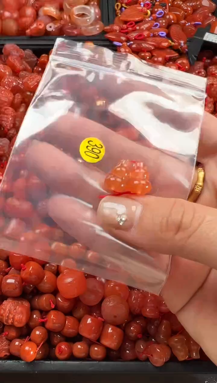 【闪购商品】南红玛瑙颈饰未镶嵌1