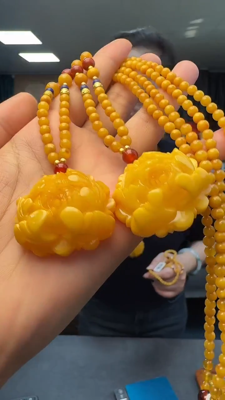 琥珀吊坠(赠链)未镶嵌天然保真蜜蜡牡丹花套装（多样发其一）