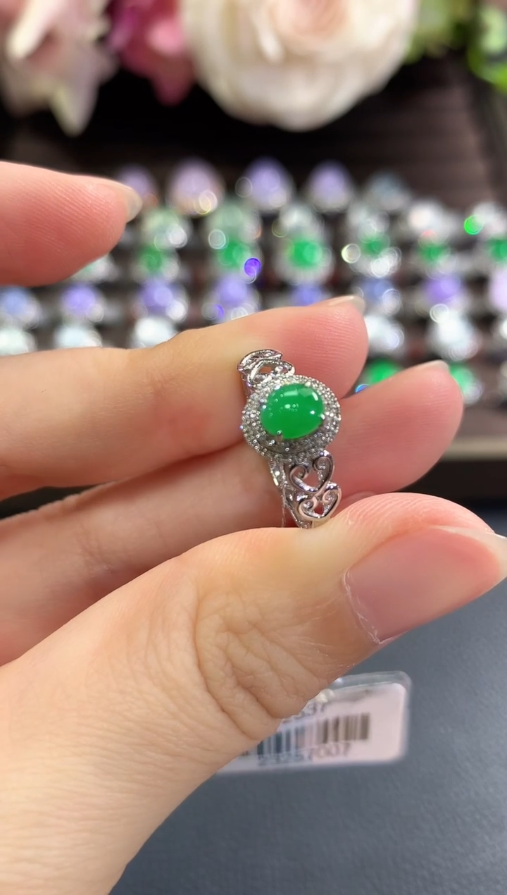 18K金镶嵌戒指翡翠b30 