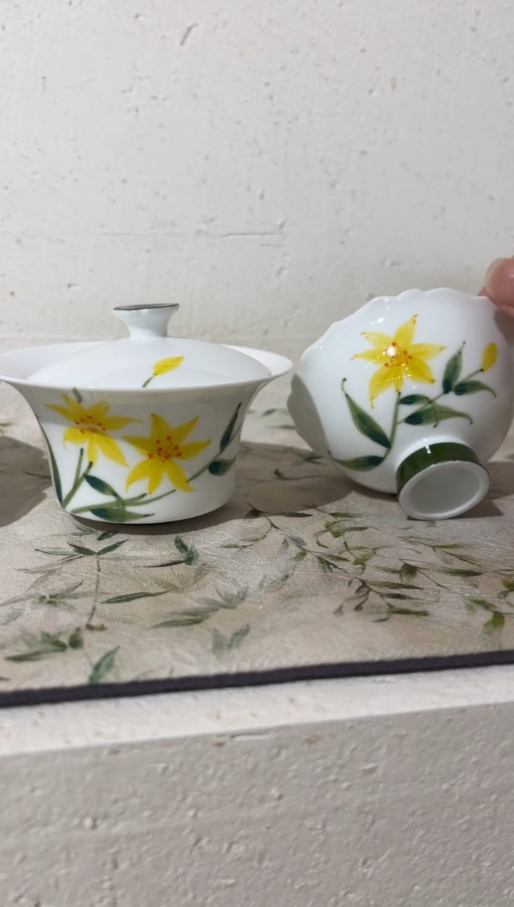 【闪购商品】玉泥-云栖鸢尾-马蹄盖碗+杯