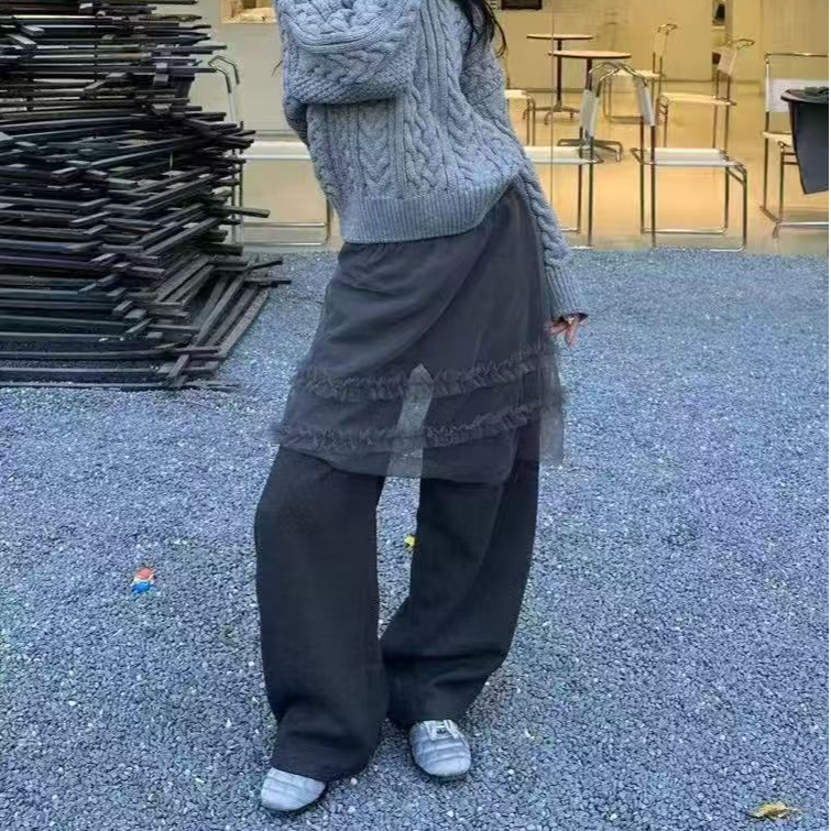 25106行走的艺术感 网纱屁帘厚绒高腰直筒阔腿裤