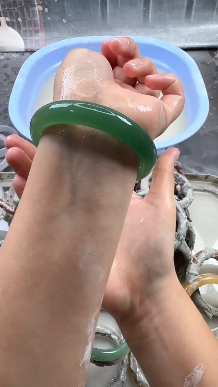石英质玉手镯未镶嵌40