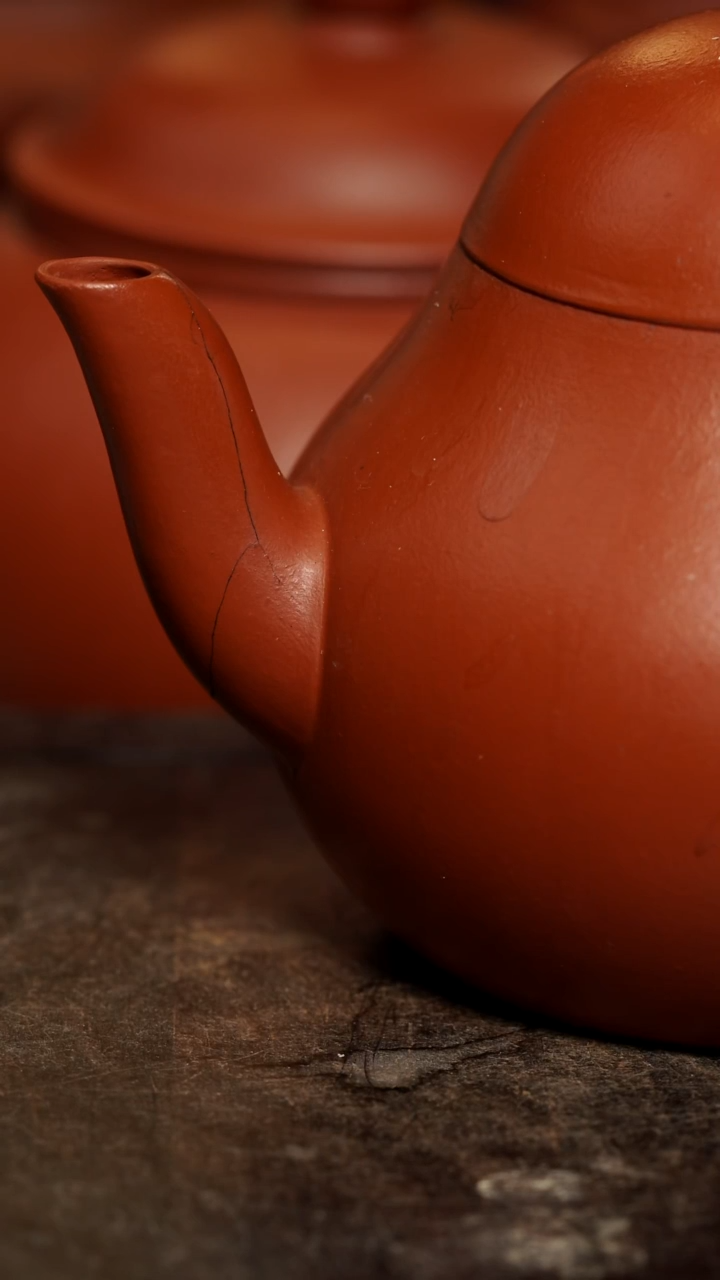 茶壶紫砂?**山嘴裂不完美 手工痕迹很多很变形 不包邮110CC