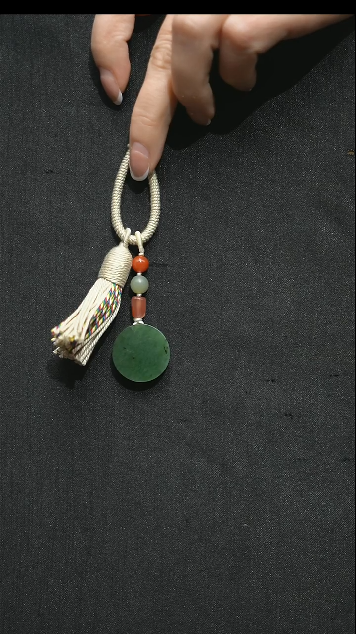 未镶嵌和田玉手机链未镶嵌 和田玉 手机链