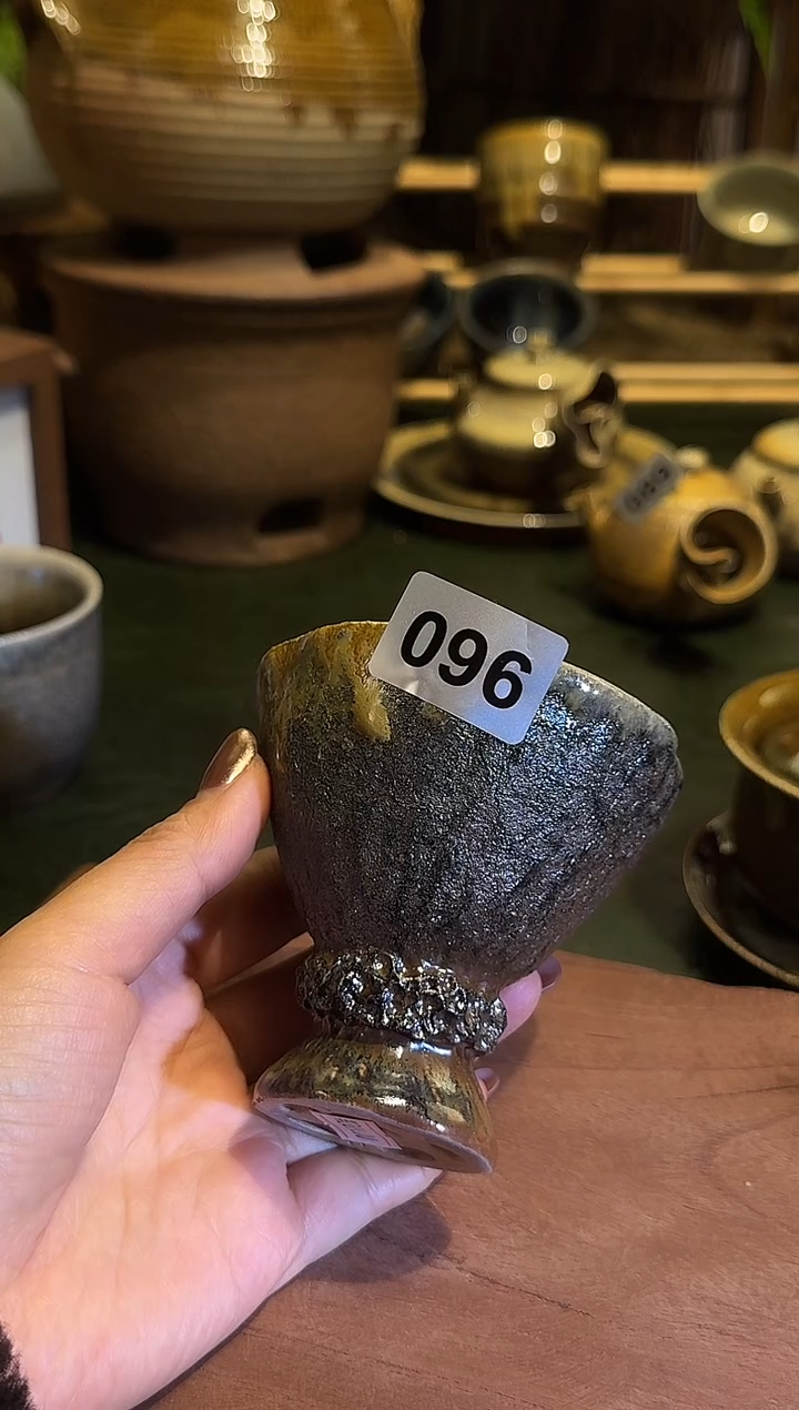 云南建水紫陶，古法柴烧