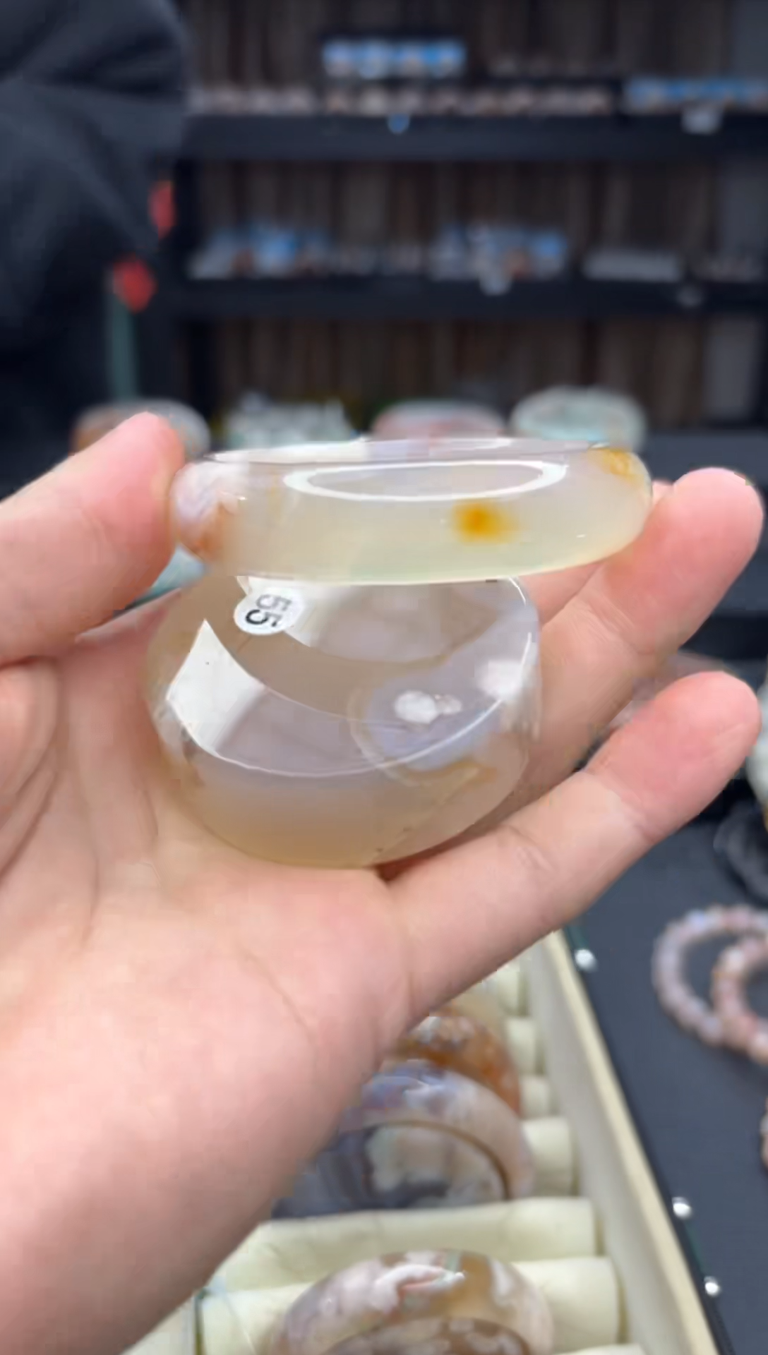 【闪购商品】石英质玉手镯未镶嵌180（56圈赠送镯心）