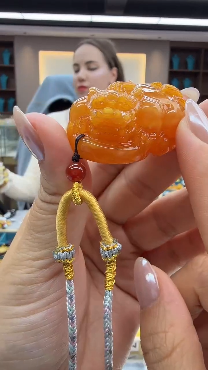 琥珀颈饰未镶嵌115秒拍号 假一罚三 