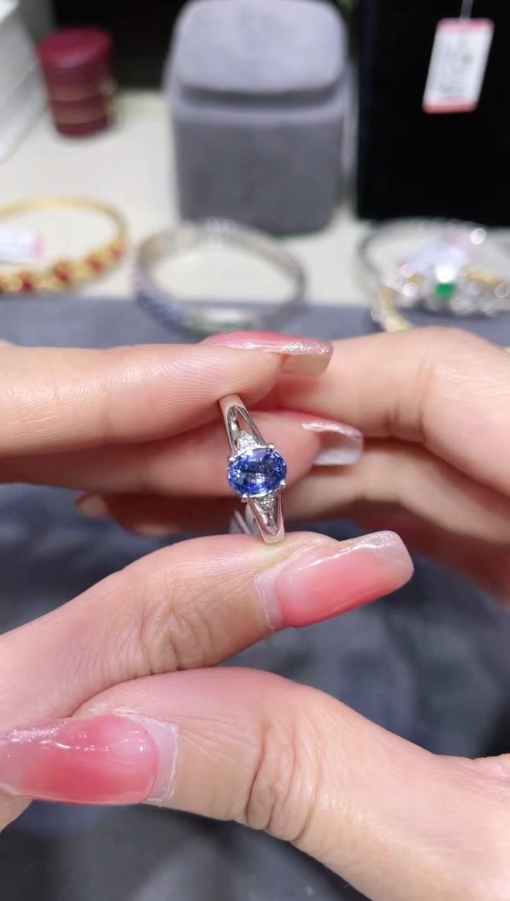 【闪购商品】蓝宝石戒指18K金镶嵌·