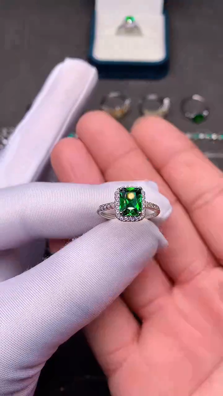 【闪购商品】透辉石戒指银S925镶嵌......