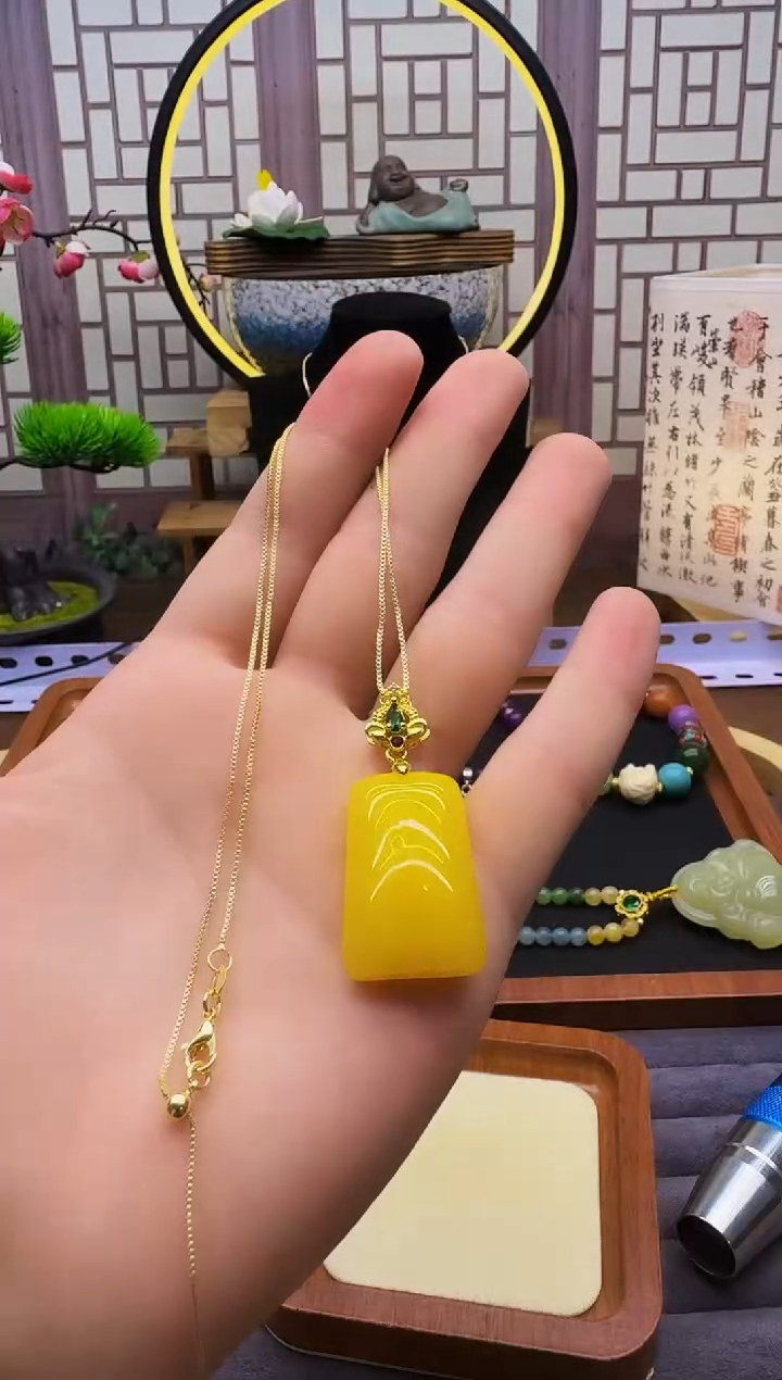 14K金镶嵌吊坠(赠链)蜜蜡D63
