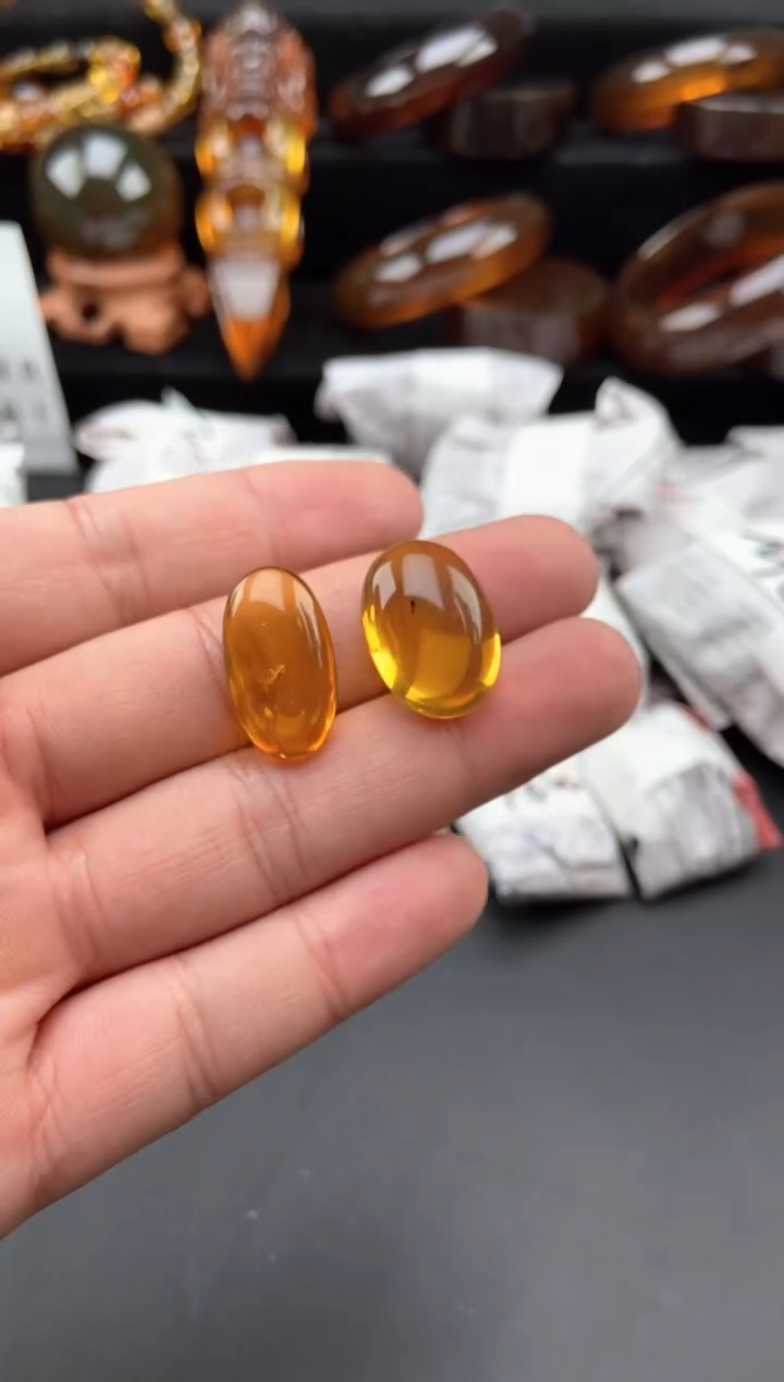 【闪购商品】琥珀颈饰未镶嵌虫珀