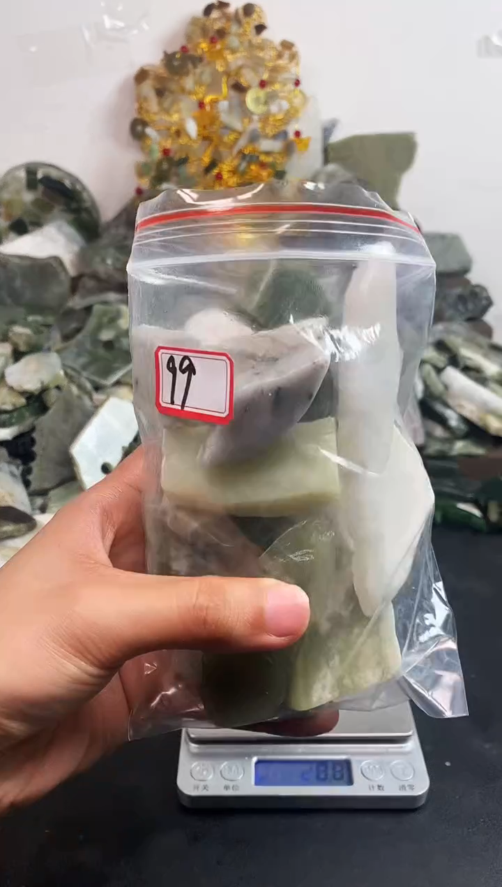 未镶嵌和田玉摆件99