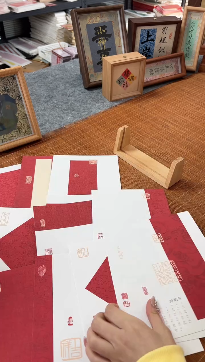 15*20cm复古红色文创月历12张加底座
