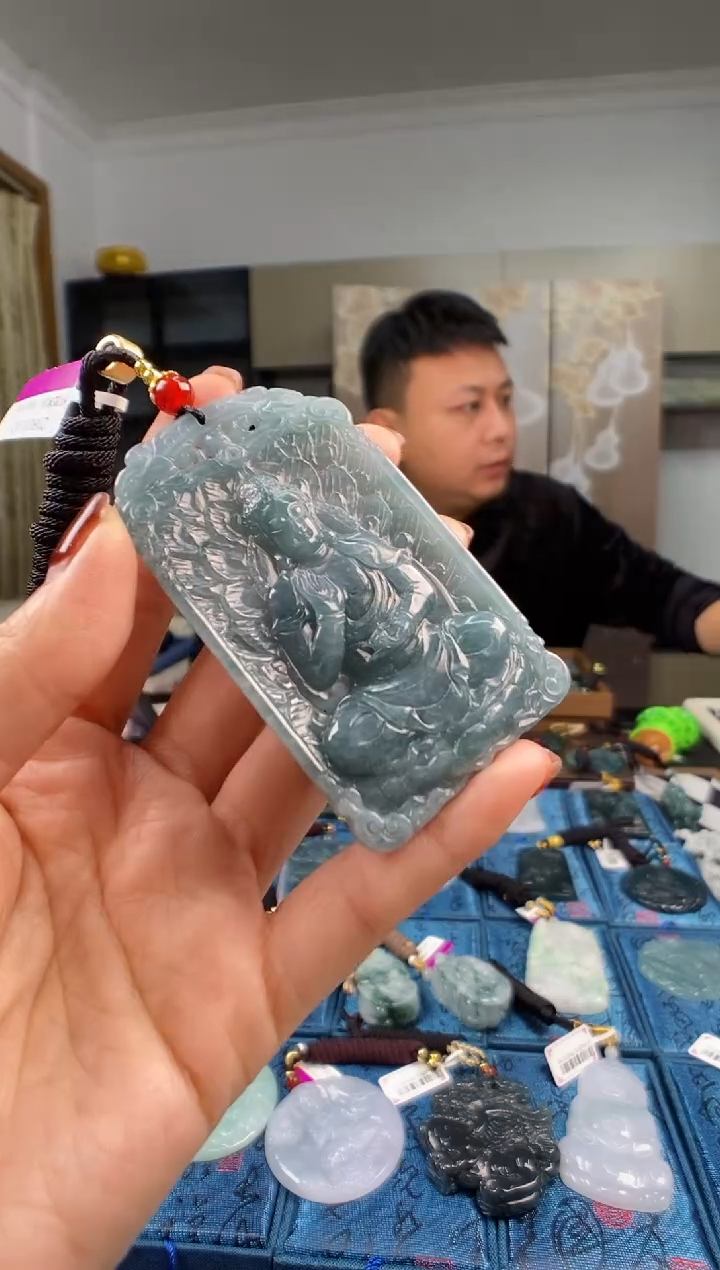 颈饰未镶嵌翡翠多样性发其一