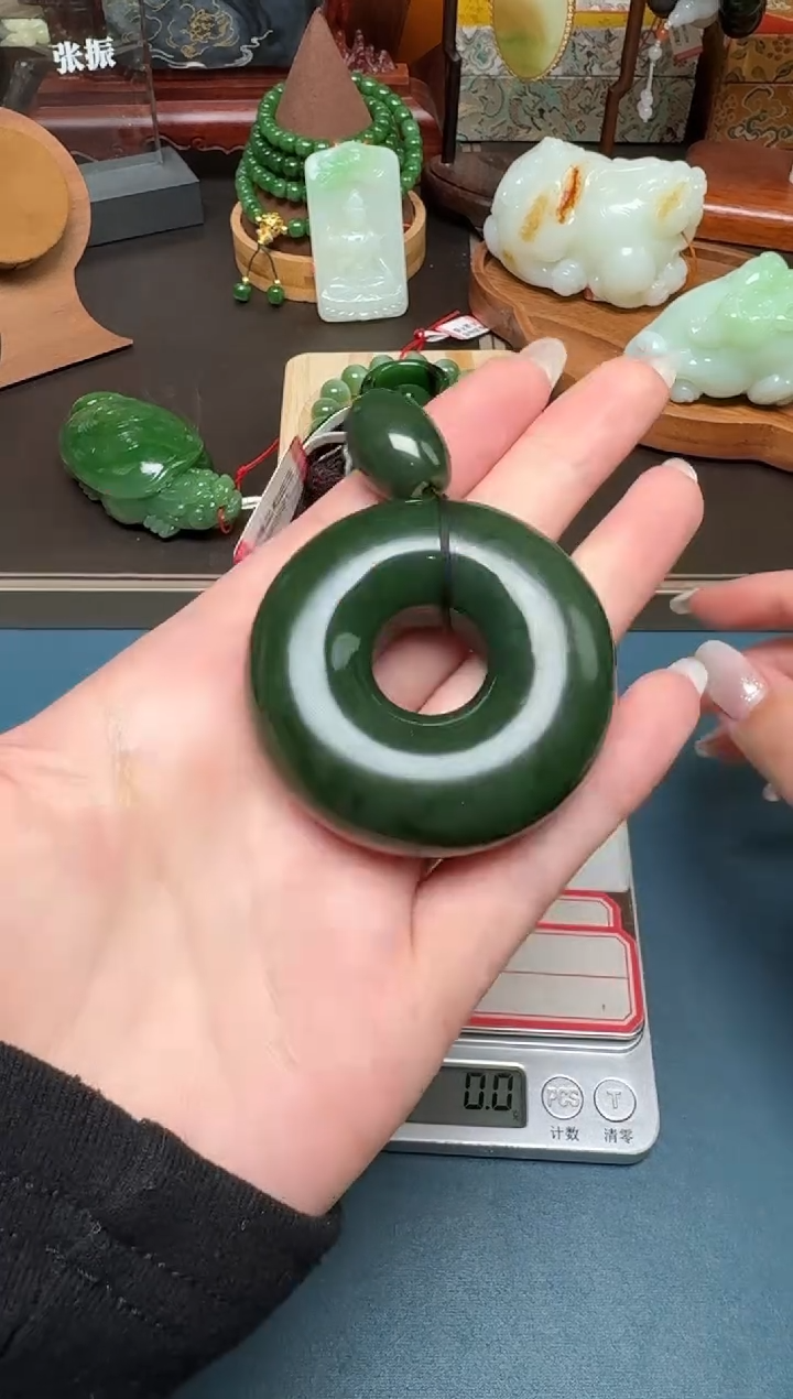 未镶嵌和田玉挂件by