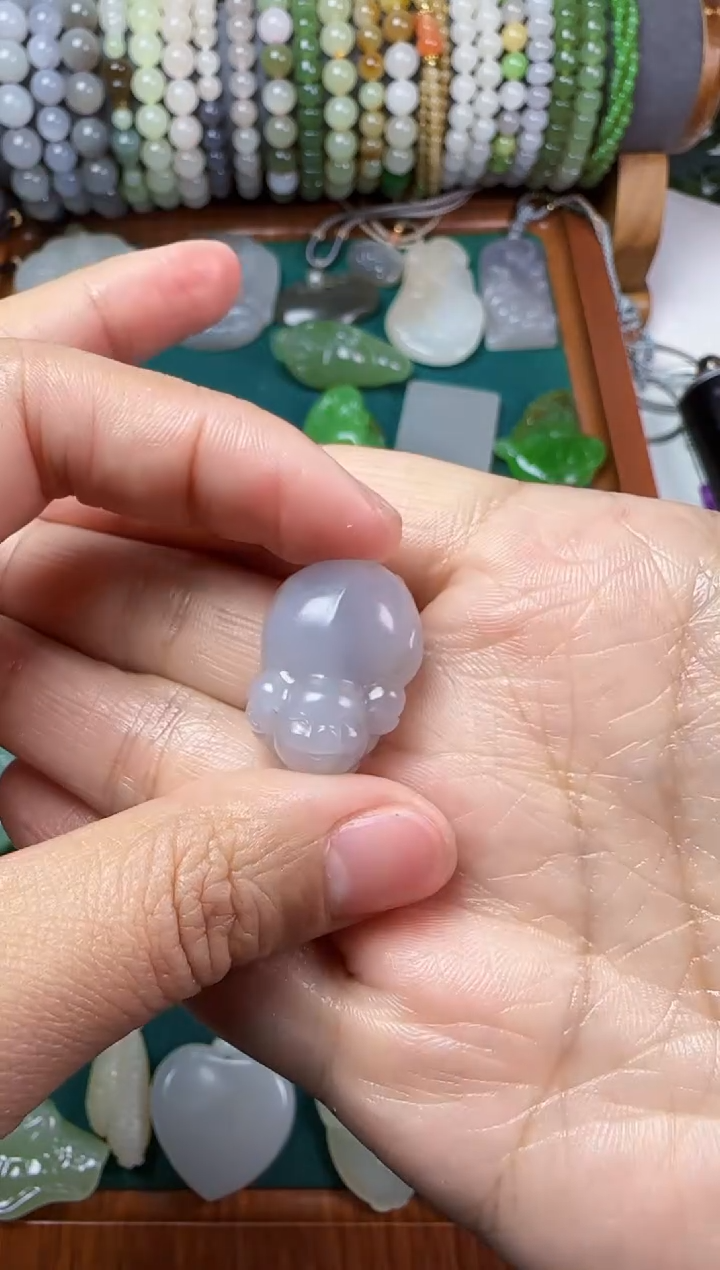【闪购商品】和田玉无未镶嵌猪吊坠