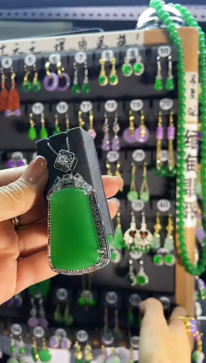 【闪购商品】翡翠耳饰银S925镶嵌212..