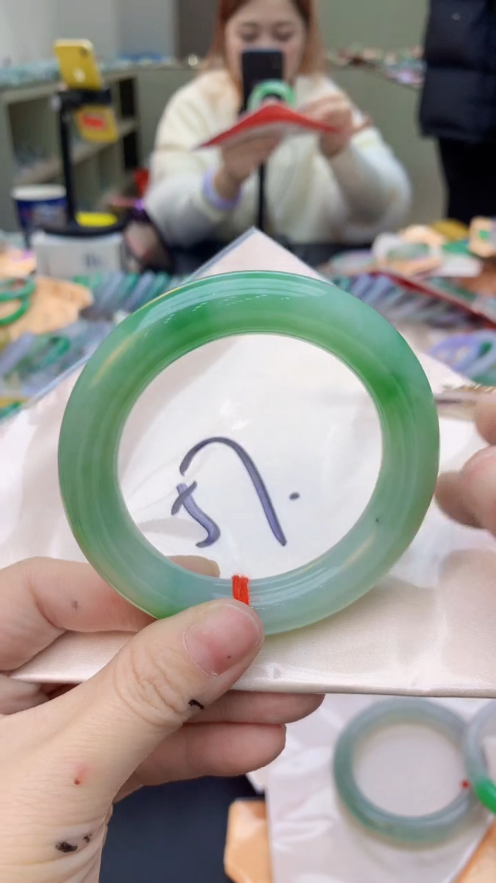 【闪购商品】翡翠手镯未镶嵌1052131770