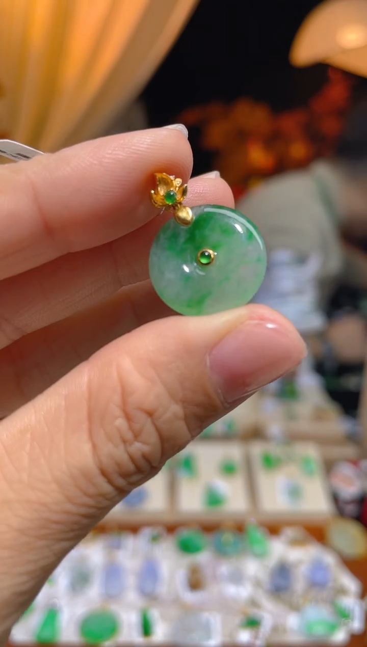 【闪购商品】翡翠颈饰18K金镶嵌假一赔三