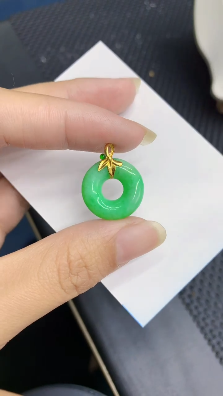 【闪购商品】翡翠颈饰18K金镶嵌            8