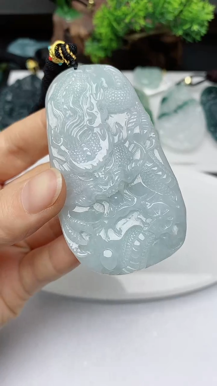 【闪购商品】翡翠颈饰未镶嵌