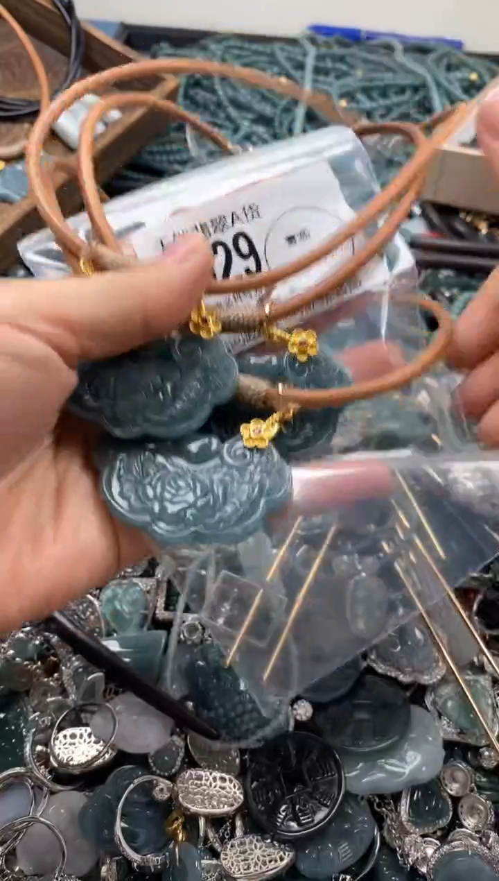 【闪购商品】翡翠颈饰未镶嵌多样性发其一1929