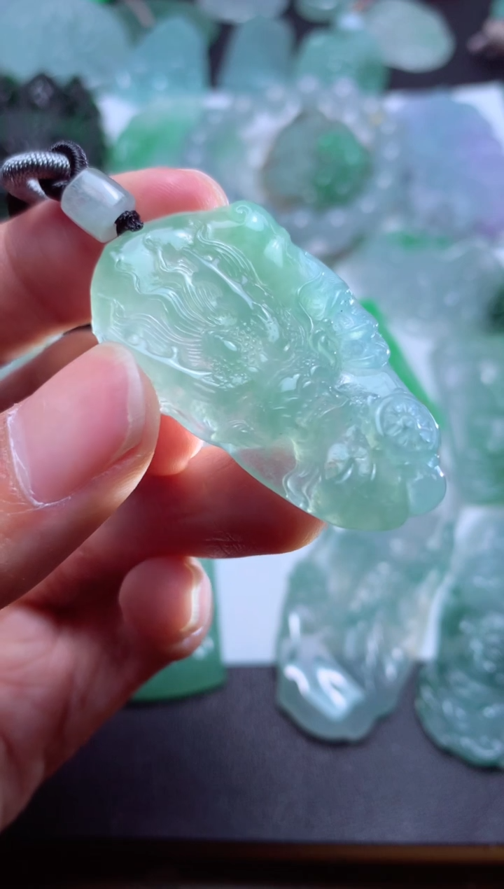 【闪购商品】翡翠颈饰未镶嵌天然翡翠