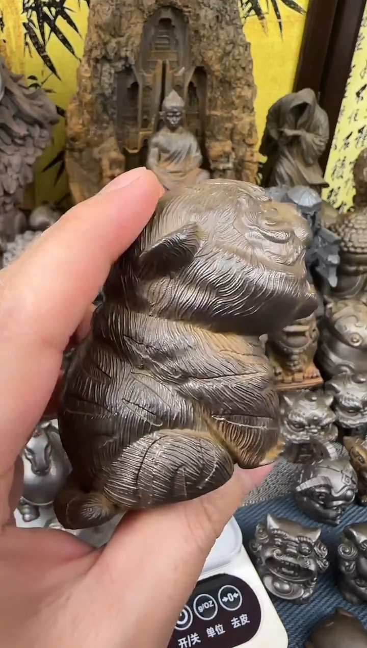 铁精致创意带毛款喊妈虎