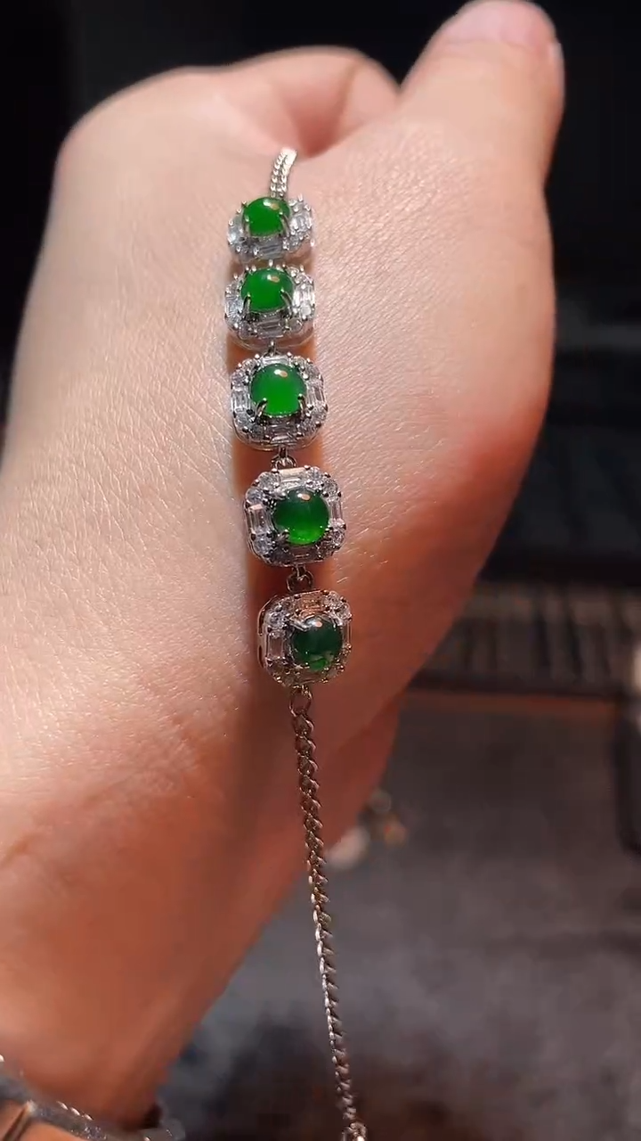 翡翠未镶嵌颈饰手链