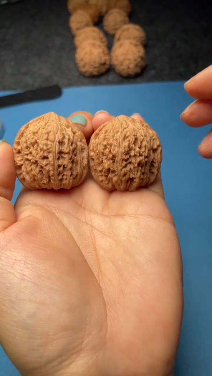 文玩核桃把件w191绣球36尺