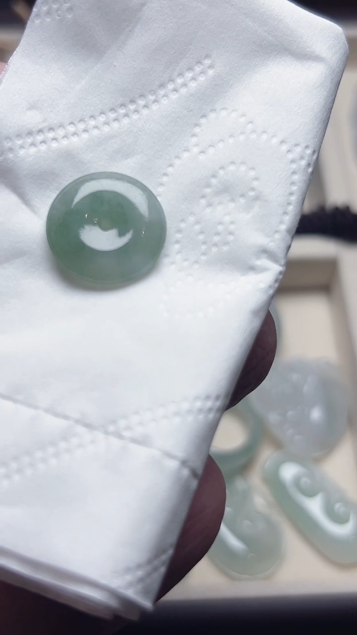 颈饰未镶嵌翡翠天然缅甸A货翡翠     小平安扣