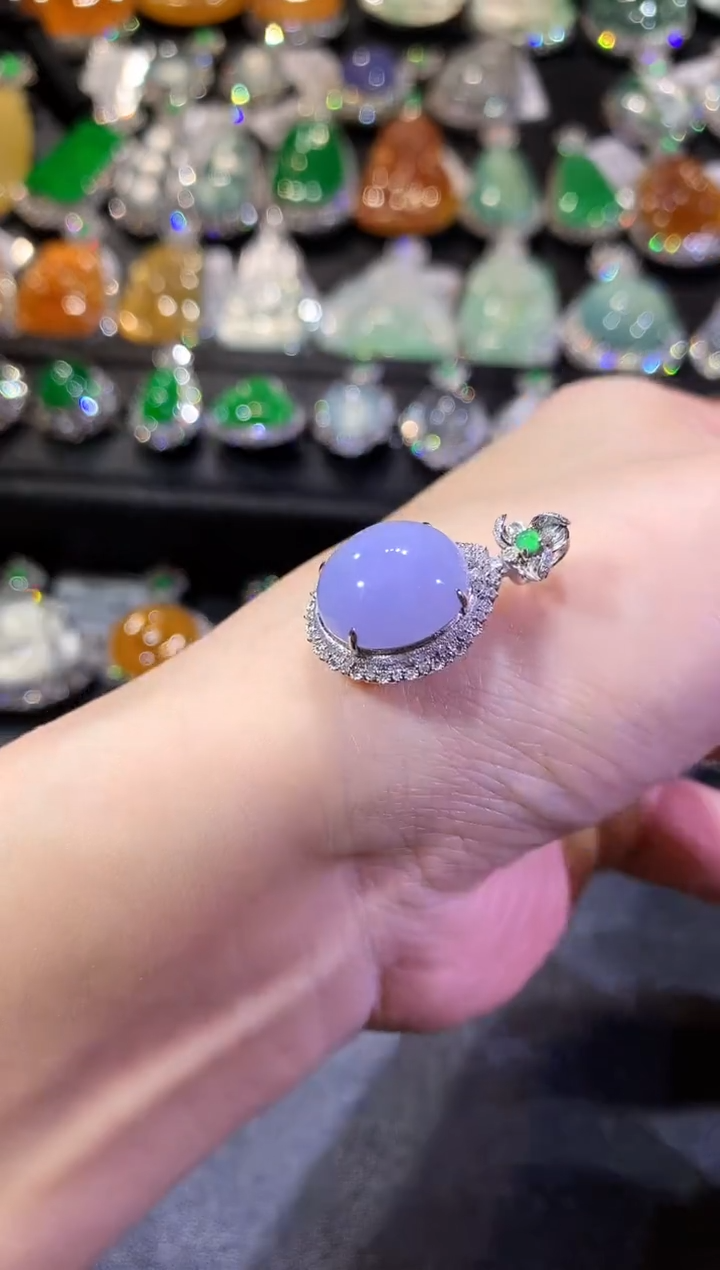 【闪购商品】翡翠吊坠(不含链)18K金镶嵌23-蛋面