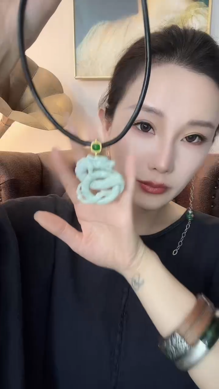 颈饰未镶嵌翡翠?****）翡翠E279