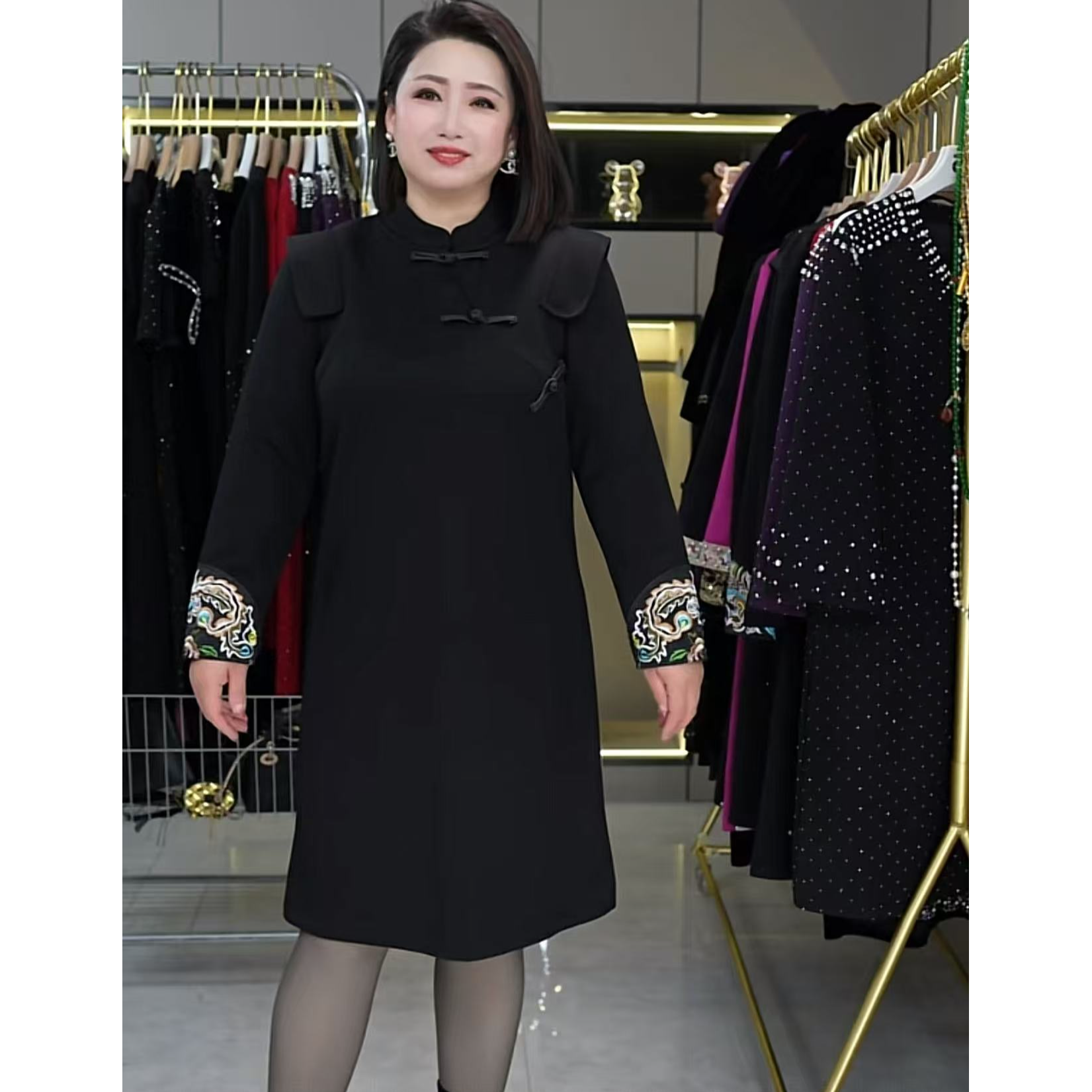 2025冬季国潮风高端大气显瘦旗袍款连衣裙