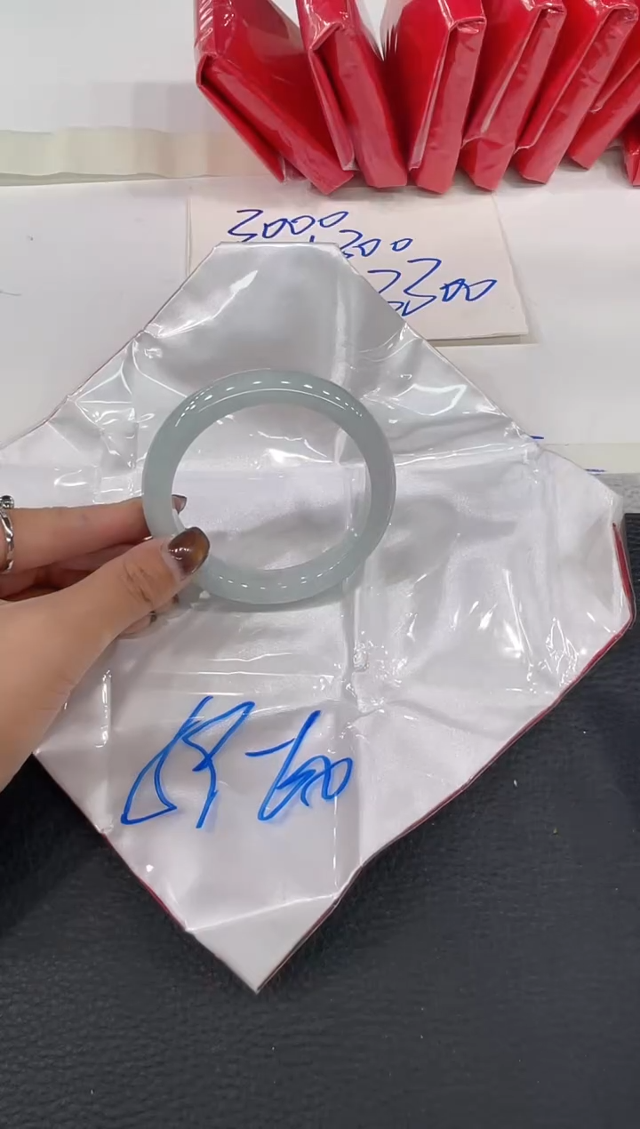 【闪购商品】翡翠手镯未镶嵌手镯