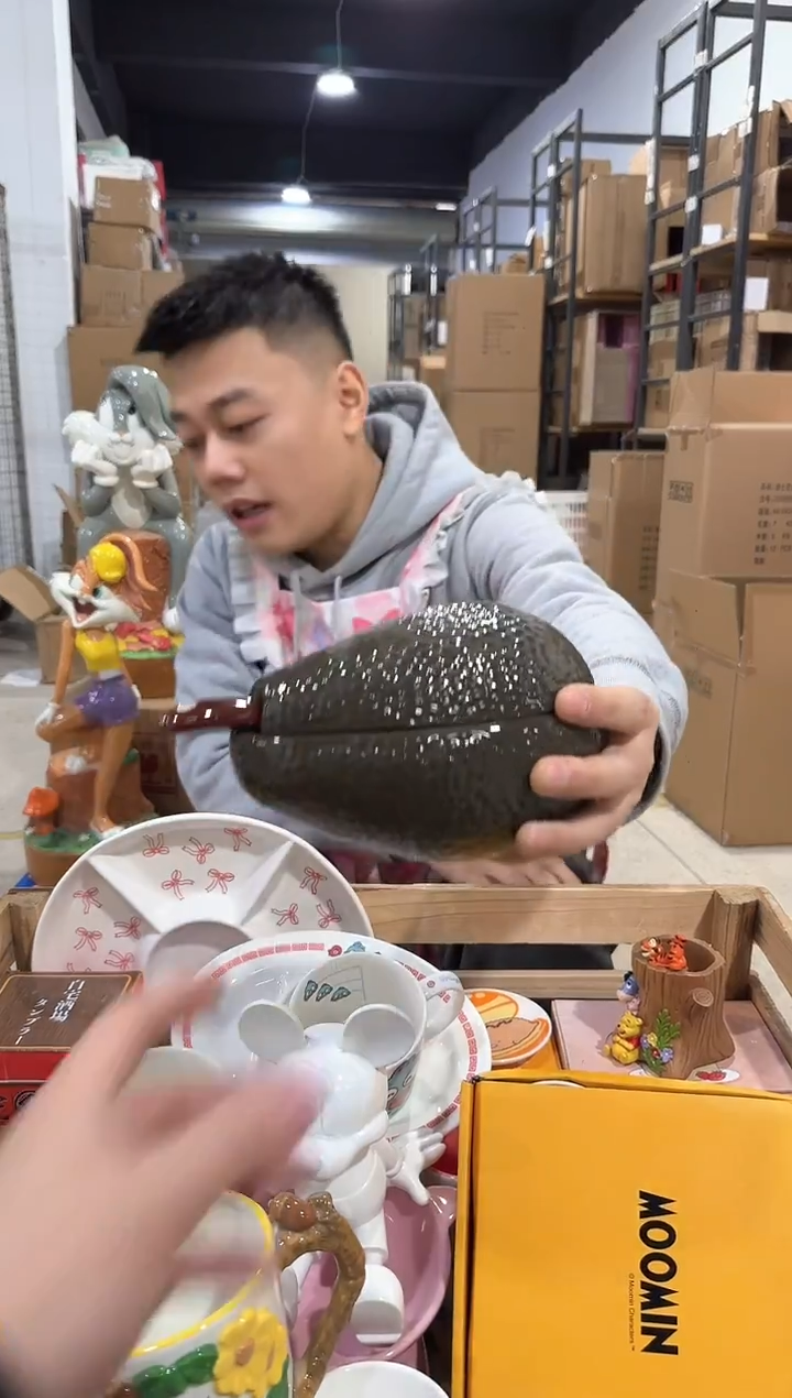瓷片牛油果带盖碗