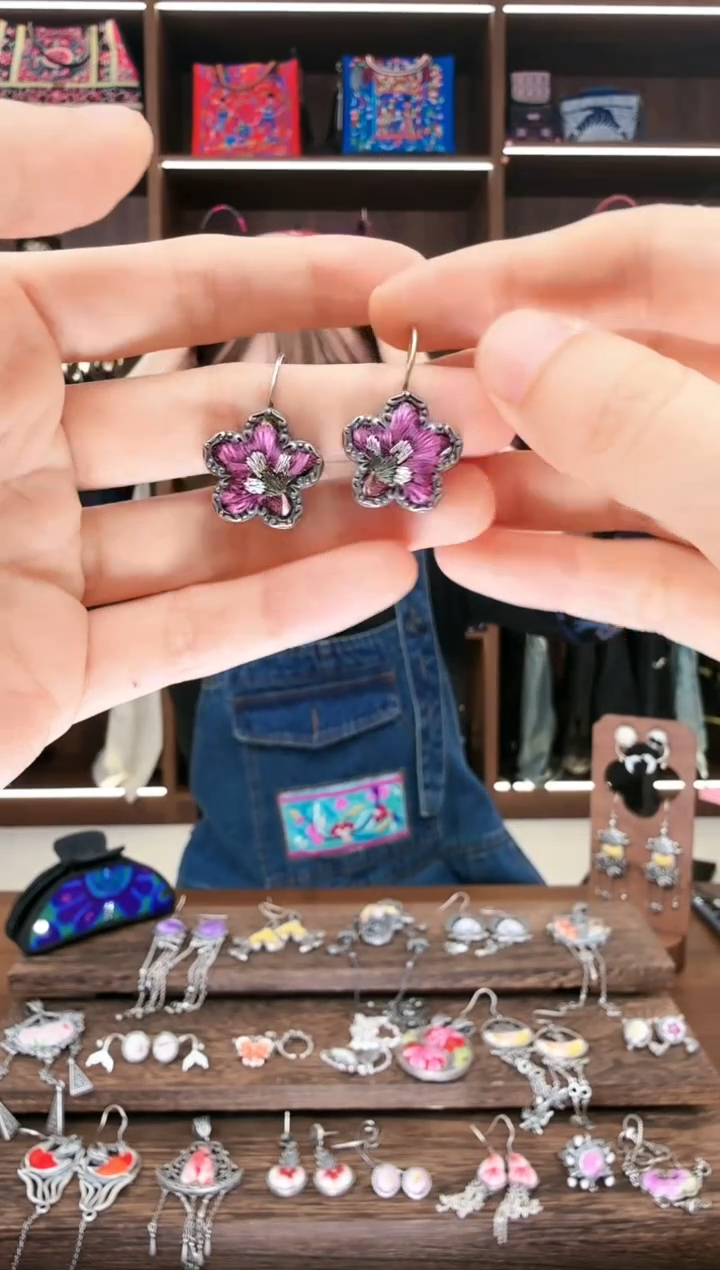 【闪购商品】织绣100蚩梦苗族古绣