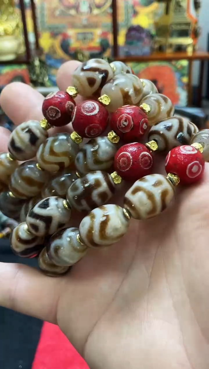 未镶嵌雪巴多宝手串玛瑙/玉髓颜色图案多样性随机发一条