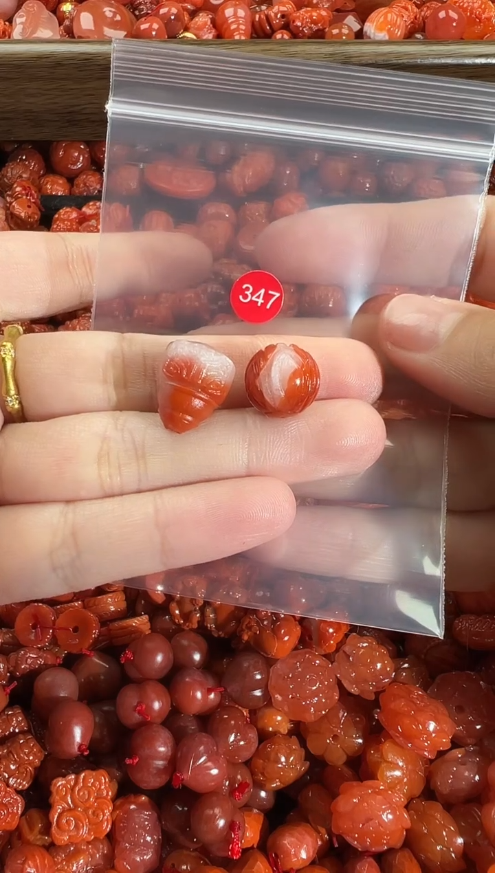 颈饰未镶嵌南红玛瑙1