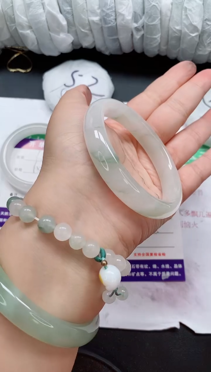 未镶嵌手镯石英质玉181/60-61