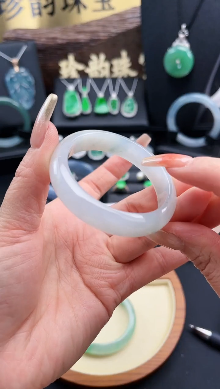【闪购商品】翡翠手镯未镶嵌手镯