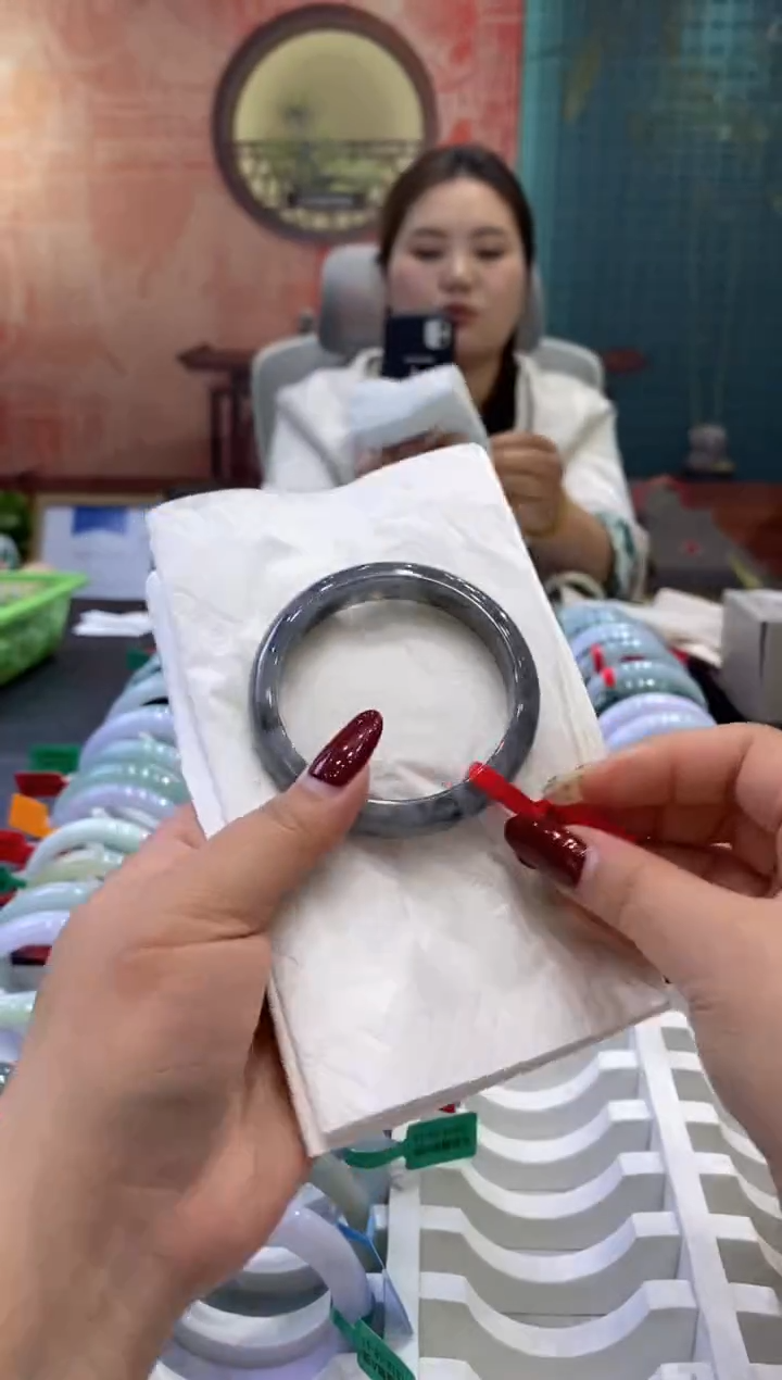 【闪购商品】翡翠手镯未镶嵌多人0008365