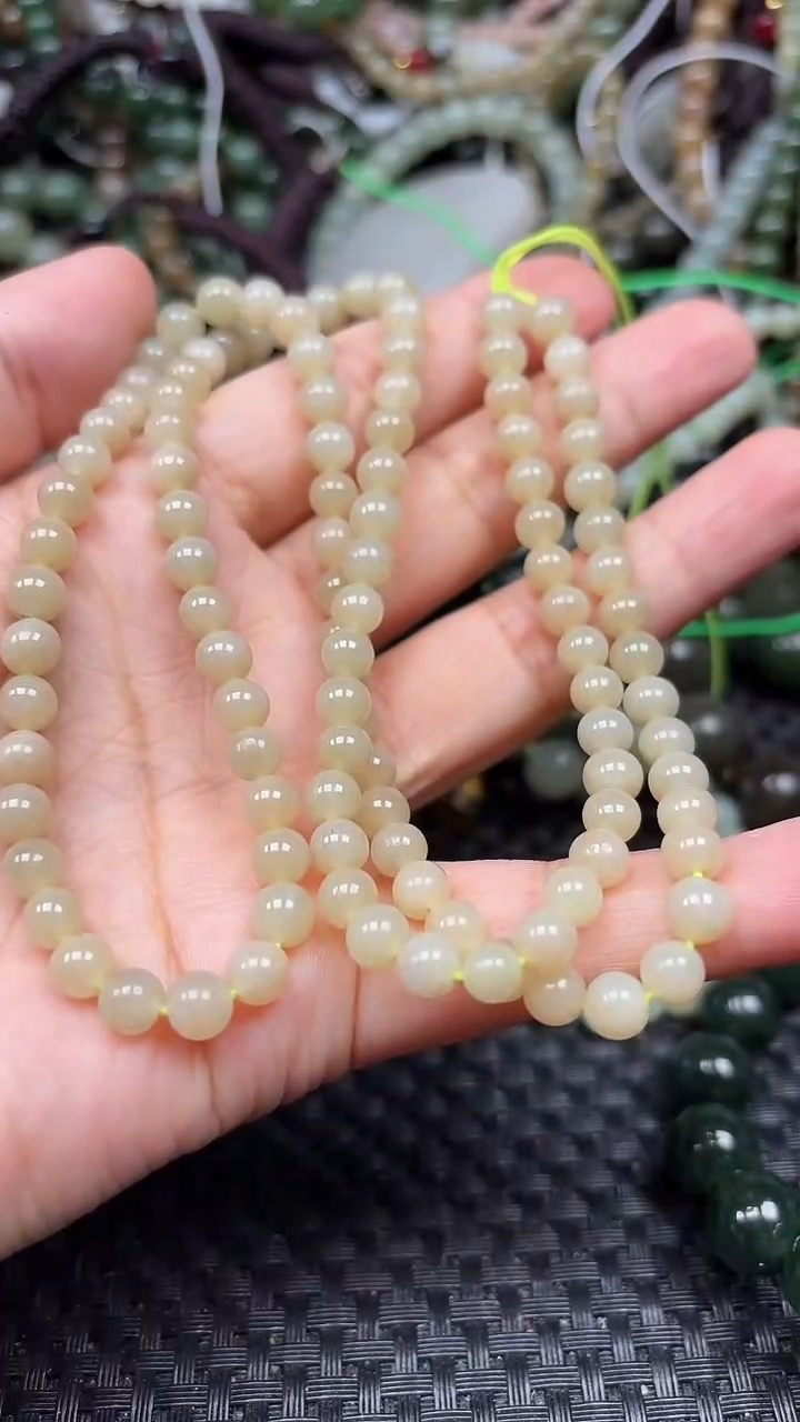 和田玉未镶嵌颈饰1